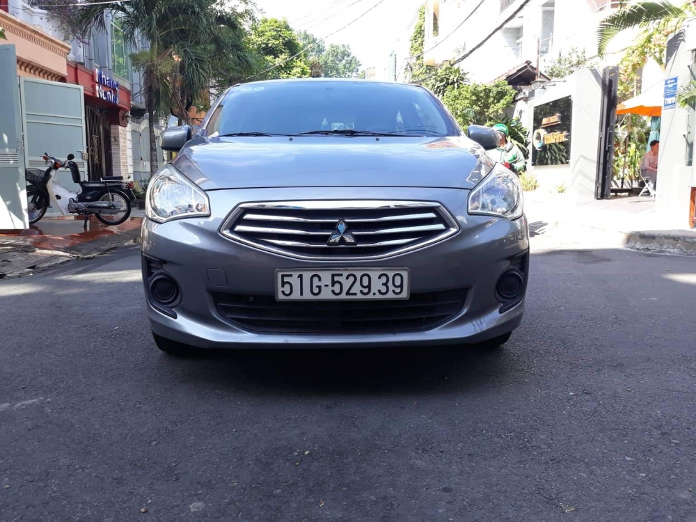 Thuê xe 4 chỗ chạy grab dòng Mitsubisi